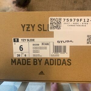 NIB Yeezy slides size 6 slate gray